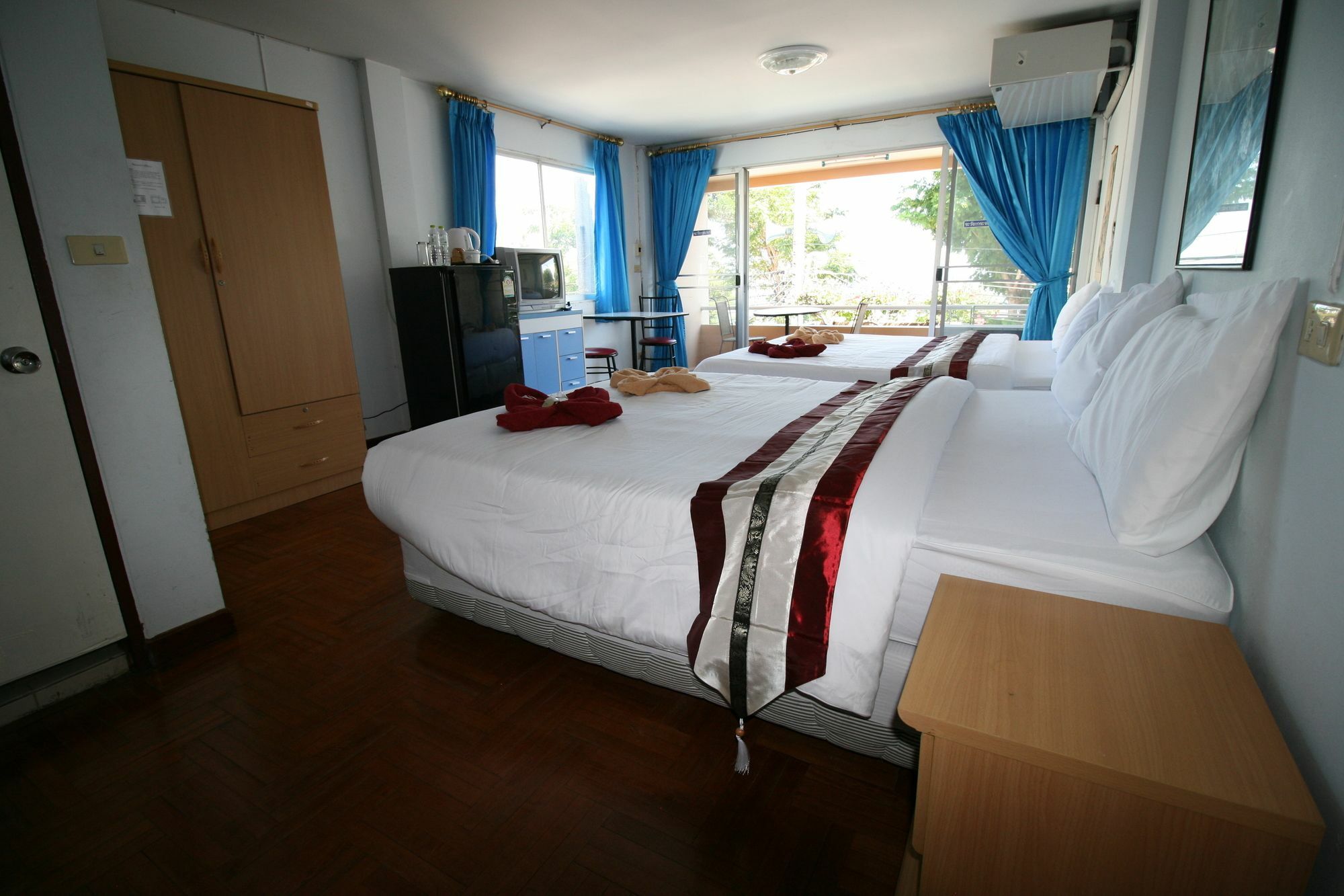 Beachfront Hotel Cha Am Cha-am Exterior foto